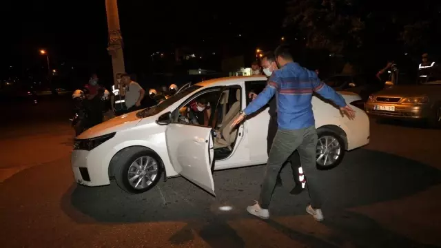 Son dakika haberleri... İskenderun polisi kentin 50 ayrı noktasında sıkı denetimler yaptı.