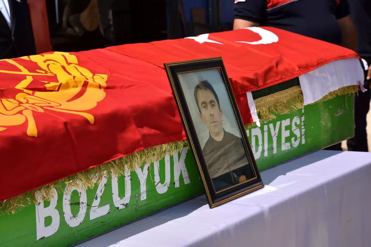 İTFAİYE ERİ SON YOLCULUĞUNA UĞURLANDI 29 Temmuz 2021, 16: 22