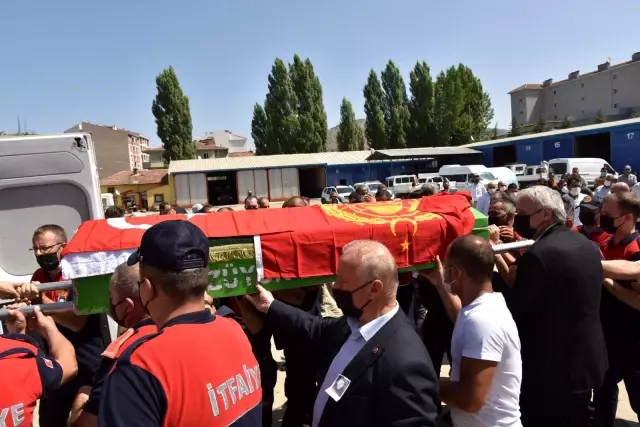 İTFAİYE ERİ SON YOLCULUĞUNA UĞURLANDI 29 Temmuz 2021, 16: 22