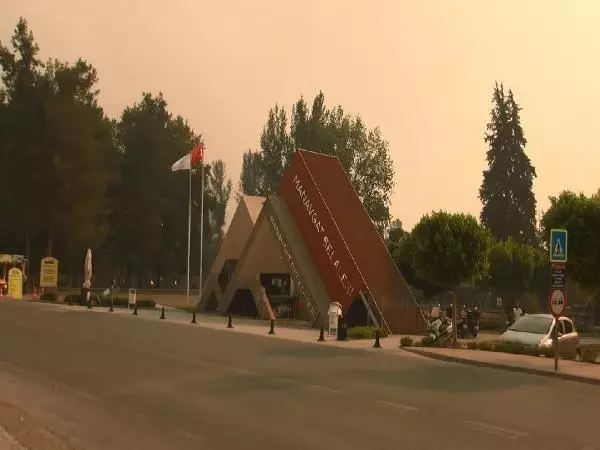 Son dakika haber: YANGIN MANAVGAT ŞELALESİ'NE YAKLAŞTI