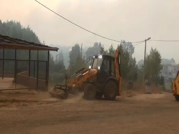 Son dakika haber: YANGIN MANAVGAT ŞELALESİ'NE YAKLAŞTI
