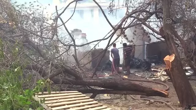 Manavgat'taki orman yangınını söndürme çalışmaları devam ediyor (4)