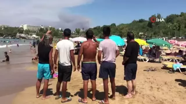 Manavgat'taki yangın Alanya sahillerinden izleniyor