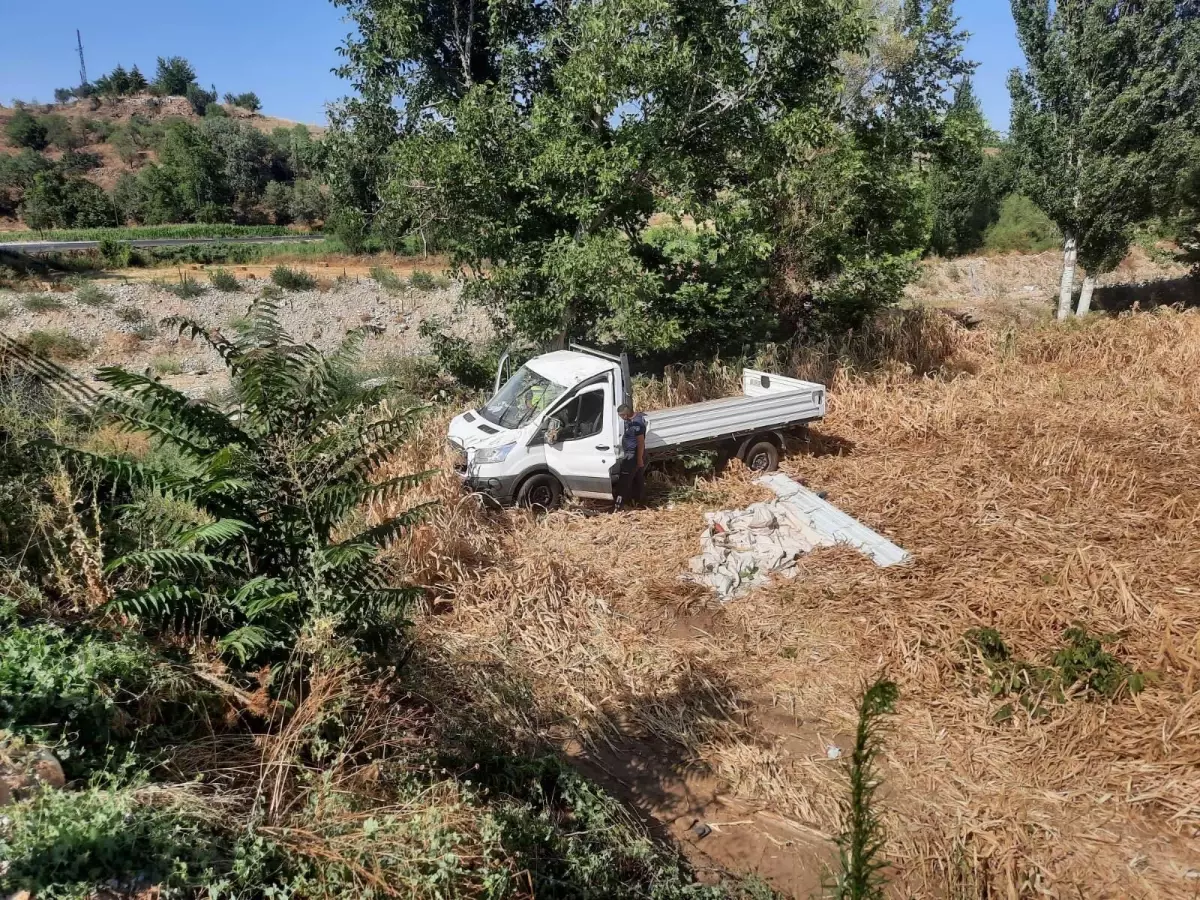 Manisa'da trafik kazalarında 2 kişi yaralandı