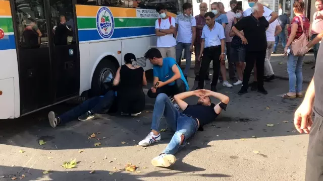 Motosiklet otobüs ile çarpıştı, otobüs şoförü isyan etti