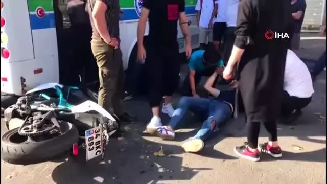 Motosiklet otobüs ile çarpıştı, otobüs şoförü isyan etti