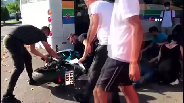 Motosiklet otobüs ile çarpıştı, otobüs şoförü isyan etti