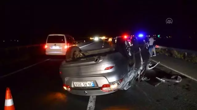 Otomobil ile traktör çarpıştı: 2 yaralı