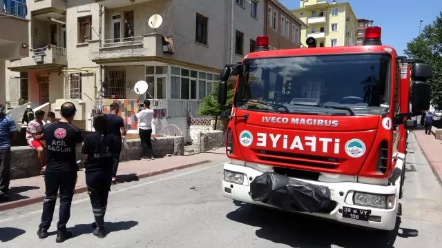 Para vermeyen eşine kızdı, evi küle döndürdü