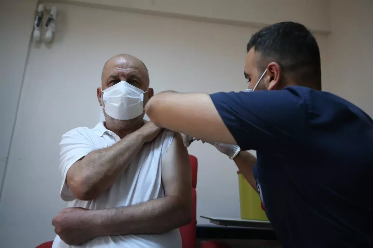 Sakarya Valisi Çetin Oktay Kaldırım'dan aşı çağrısı