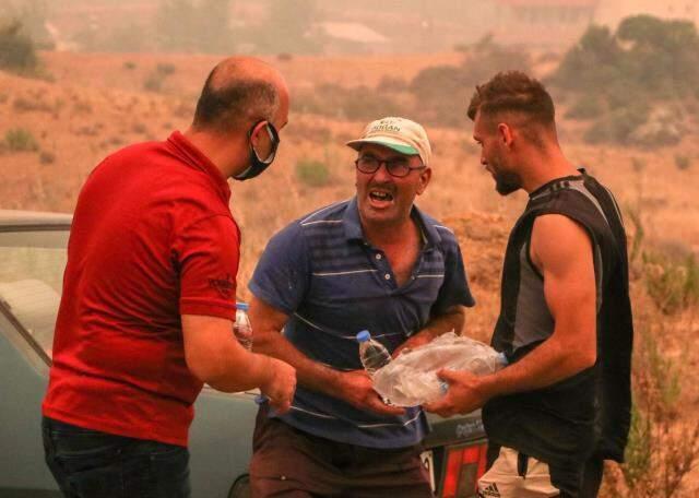 Son Dakika: Antalya'da dünden beri devam eden orman yangınlarında hayatını kaybedenlerin sayısı 3'e yükseldi