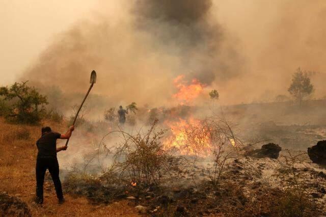 Son Dakika: Türkiye'nin güneyini etkisi altına alan yangınlarla ilgili soruşturma başlatıldı