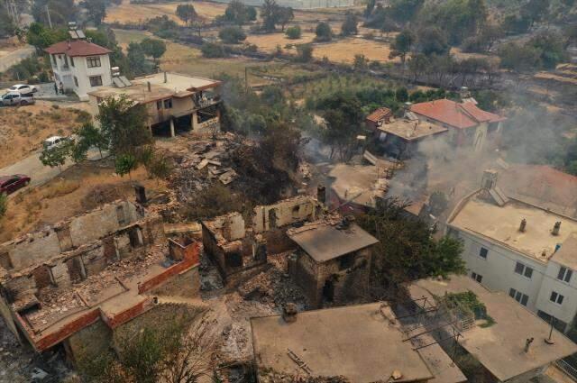 Son Dakika: Yangın nedeniyle 3 kişinin hayatını kaybettiği Antalya'da alevlerin yaklaştığı Manavgat Devlet Hastanesi tahliye ediliyor