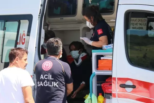 TEM'DE OTOMOBİL, 3 ARACA ÇARPTI 3 YARALI