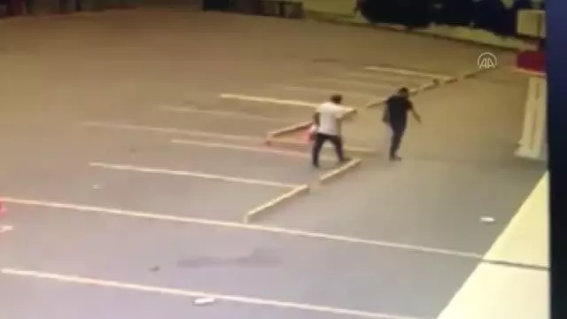 Tuzla'da ATM cihazına kopyalama aparatı yerleştiren zanlılar yakalandı