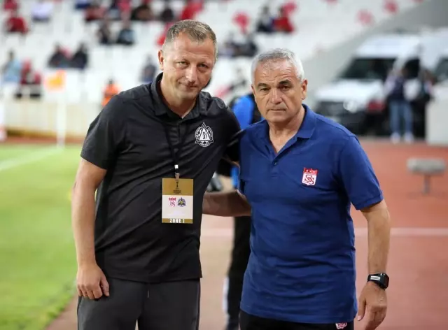 UEFA Avrupa Konferans Ligi: Sivasspor: 0 Petrocub: 0 (Maç devam ediyor)