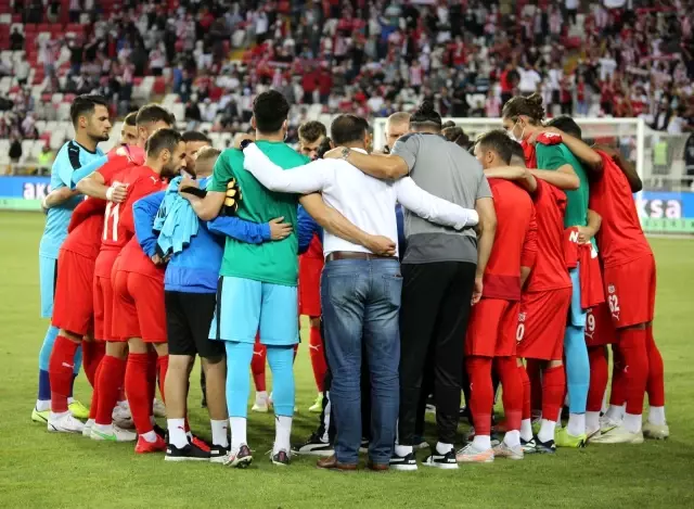 UEFA Avrupa Konferans Ligi: Sivasspor: 0 Petrocub: 0 (Maç devam ediyor)
