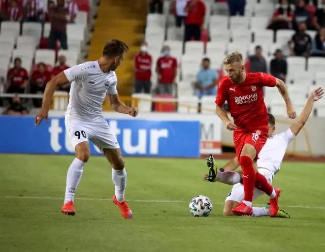 UEFA Avrupa Konferans Ligi: Sivasspor: 0 Petrocub: 0 (Maç devam ediyor)