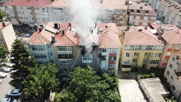 Son dakika haber... ÜSKÜDAR'DA DAİREDE YANGIN; MAHSUR KALAN 1 KİŞİ KURTARILDI