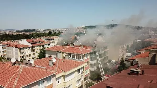 Son dakika haber... ÜSKÜDAR'DA DAİREDE YANGIN; MAHSUR KALAN 1 KİŞİ KURTARILDI