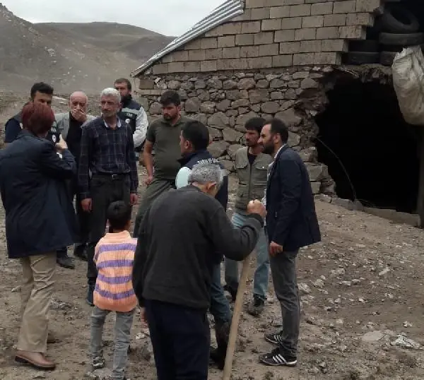 VAN'DA SEL SONRASI TEMİZLİK VE HASAR TESPİT ÇALIŞMASI