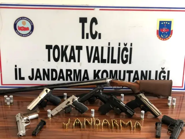 Yol uygulamasında uyuşturucu madde ile 7 adet tabanca ele geçirildi