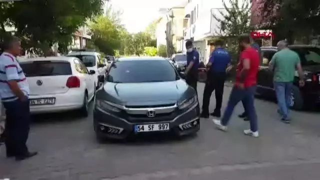 Yorgun mermi otomobilin camından girdi