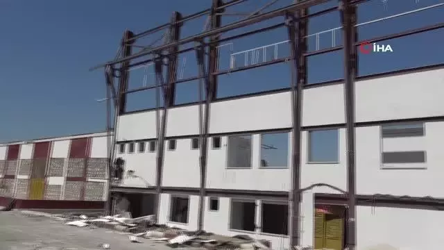71 yıllık Antakya Atatürk Stadı yıkılıyor