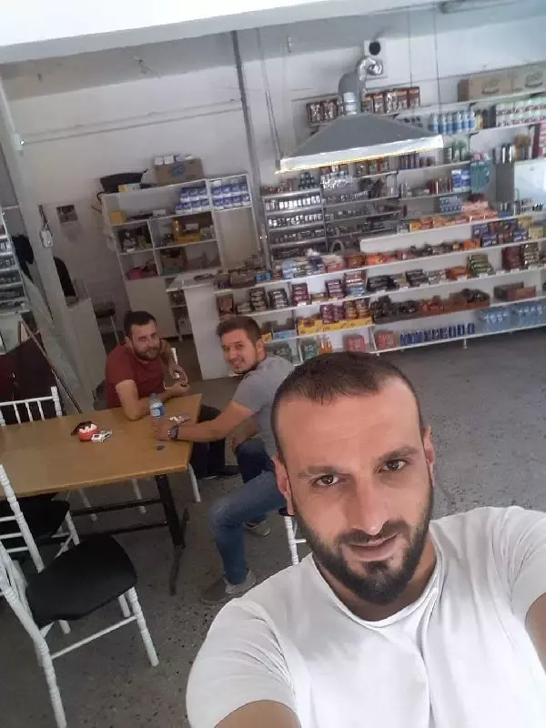Balkondan çevreye ateş açıp, 'Geliyorum beyler' diyerek tabancayla intihar etti