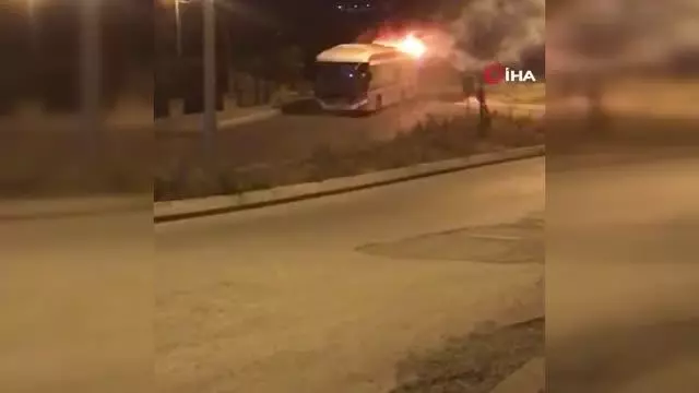 Başakşehir'de İETT otobüsü alev alev böyle yandı