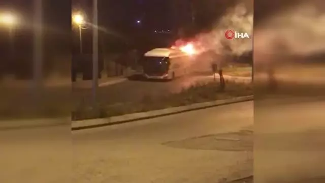 Başakşehir'de İETT otobüsü alev alev böyle yandı