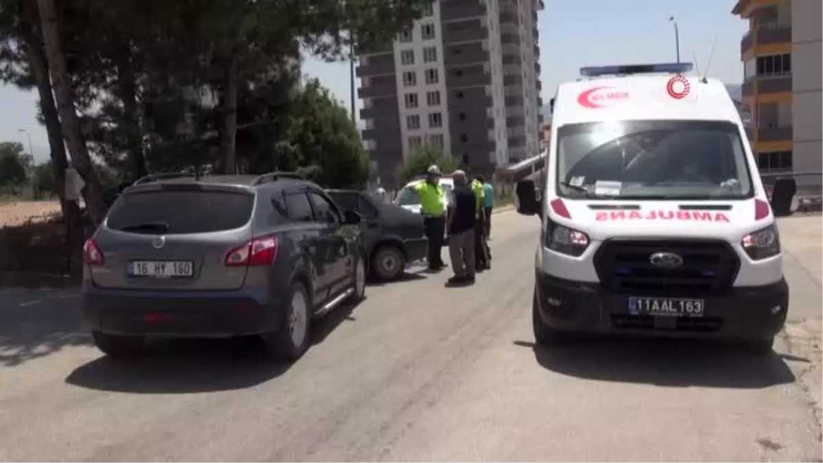 Bilecik'te meydana gelen trafik kazasında 2 kişi yaralandı