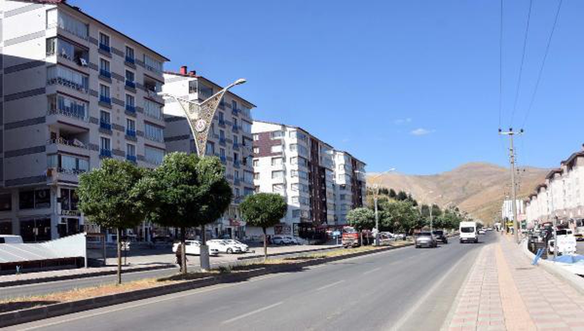 BİTLİS'TE 21 APARTMAN KARANTİNAYA ALINDI