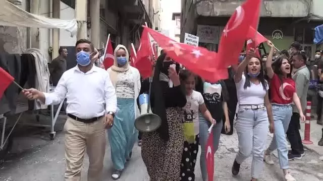 Çocukları dağa kaçırılan aileler HDP İl Başkanlığı önünde eylem yaptı