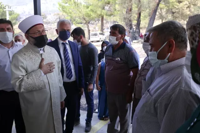 Diyanet İşleri Başkanı Erbaş'tan orman yangınında hayatını kaybeden çiftin yakınlarına taziye ziyareti