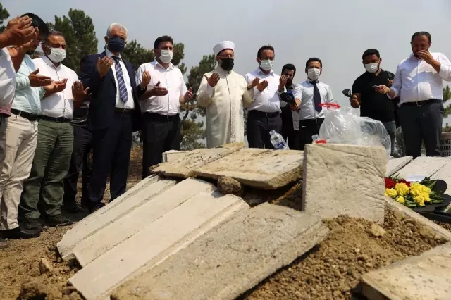 Diyanet İşleri Başkanı Erbaş'tan orman yangınında hayatını kaybeden çiftin yakınlarına taziye ziyareti