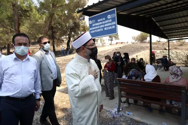 Diyanet İşleri Başkanı Erbaş'tan orman yangınında hayatını kaybeden çiftin yakınlarına taziye ziyareti