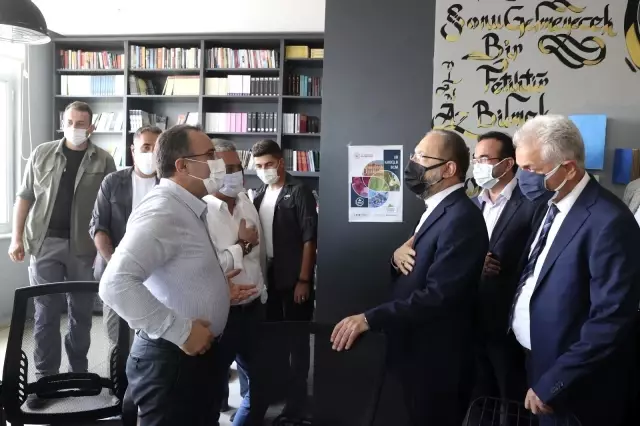 Diyanet İşleri Başkanı Erbaş'tan orman yangınında hayatını kaybeden çiftin yakınlarına taziye ziyareti