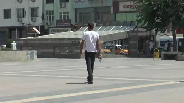Güneydoğu'da etkili olan kavurucu sıcak bunaltıyor