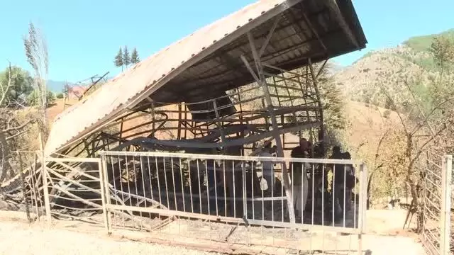 Eşinin hatıralarının bulunduğu evi yanan yaşlı vatandaş duygularını gözyaşları arasında anlattı