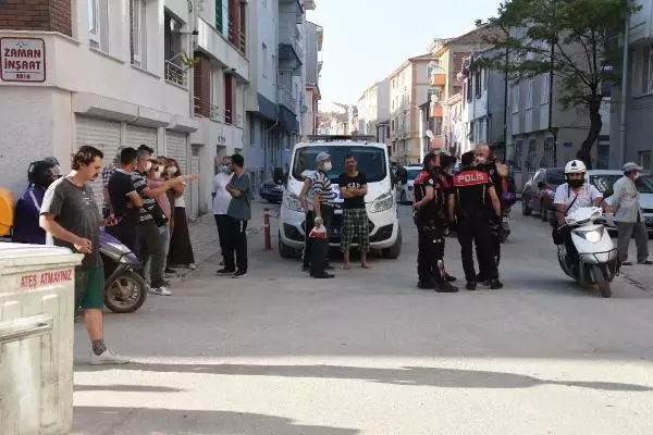 Evde çıkan yangını itfaiye ekipleri söndürdü