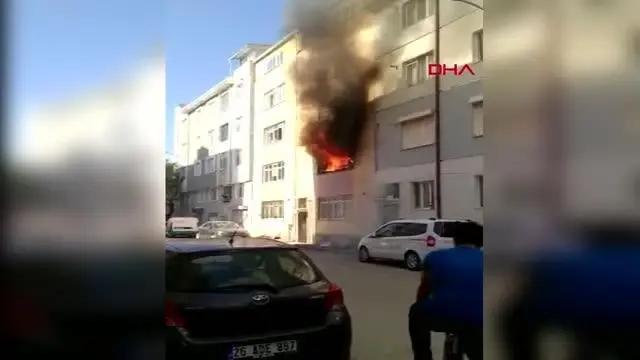 Evde çıkan yangını itfaiye ekipleri söndürdü