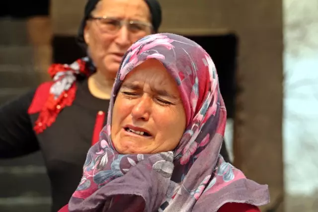 Evlerine gelip küle döndüğünü görünce gözyaşlarına boğuldular
