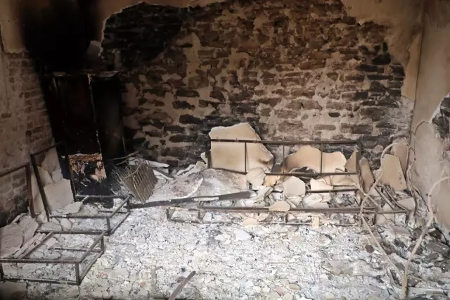 Evlerine gelip küle döndüğünü görünce gözyaşlarına boğuldular