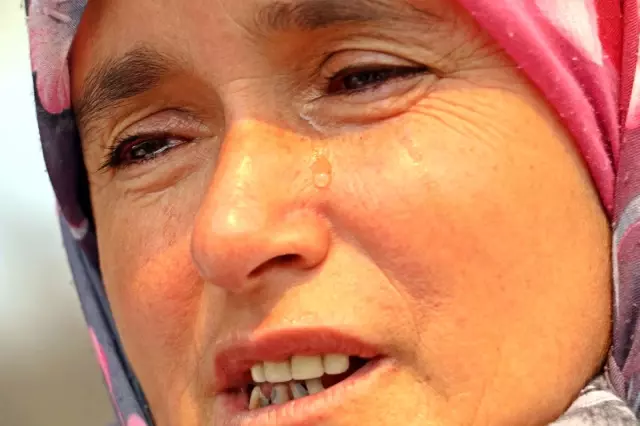 Evlerine gelip küle döndüğünü görünce gözyaşlarına boğuldular