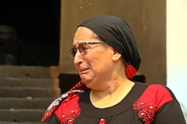 Evlerine gelip küle döndüğünü görünce gözyaşlarına boğuldular