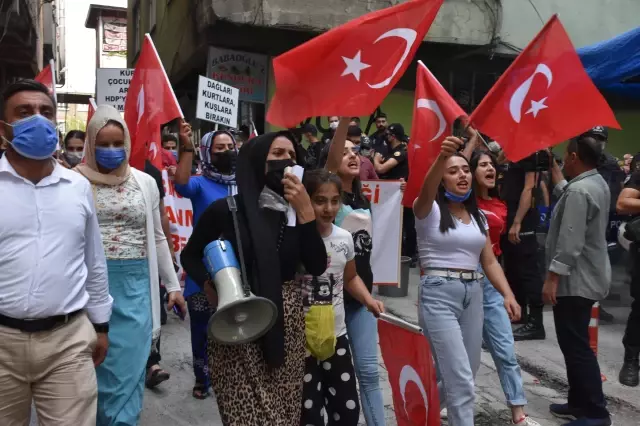 Çocukları dağa kaçırılan aileler HDP İl Başkanlığı önünde eylem yaptı