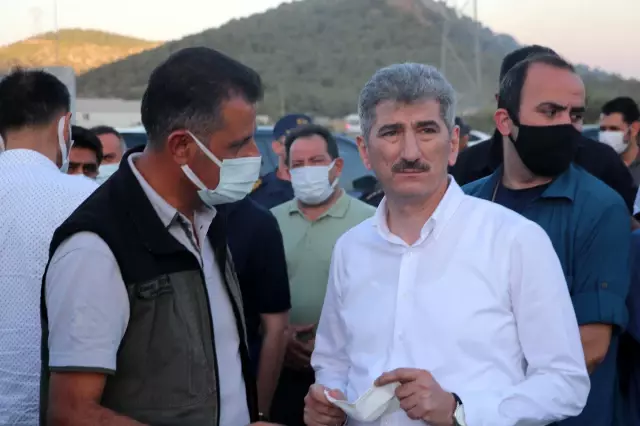 MERSİN'DE 2 İLÇEDEKİ YANGINLAR DEVAM EDİYOR; HAVADAN MÜDAHALE YENİDEN BAŞLADI