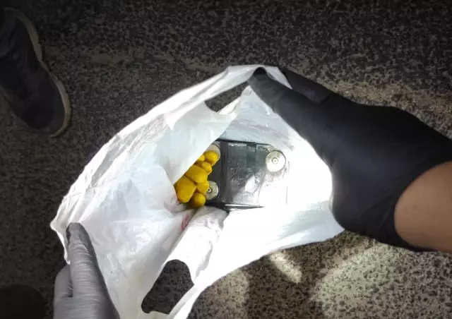 İçişleri Bakanlığı, Mardin'de bombalı eylem hazırlığındaki terör örgütü PKK/KCK mensubunun yol uygulaması sırasında 2 kilogram plastik patlayıcı ile...