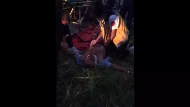 Bariyere çarpan otomobil takla attı: 3 yaralı